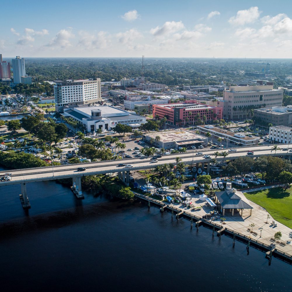 Downtown Fort Myers, Florida Type=N, Mode=M, DE=D-Cinelike